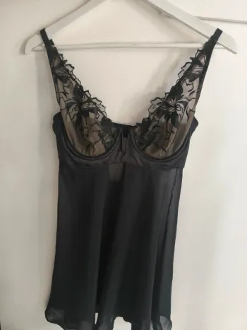 Nuisette neuve sans étiquette