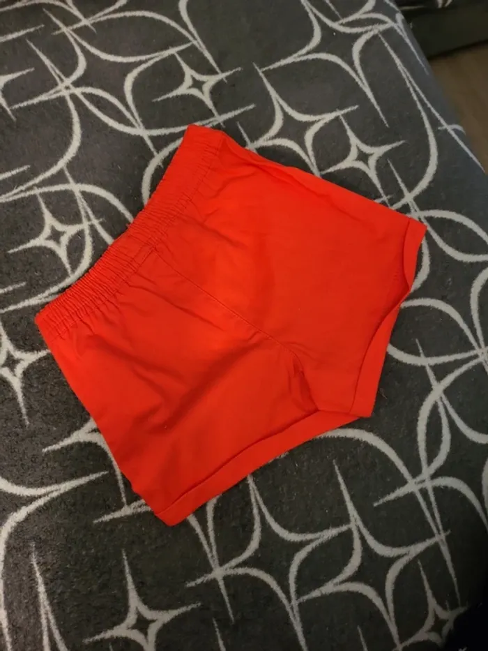 Short 12 mois - photo numéro 2