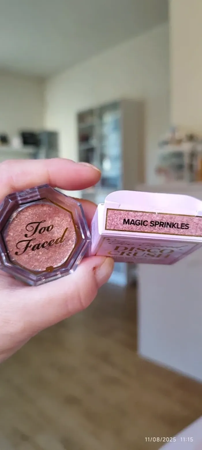 Too faced Disco Crush Multi Use Eye & Face Sparkle shade Magic Sprinkles - photo numéro 13