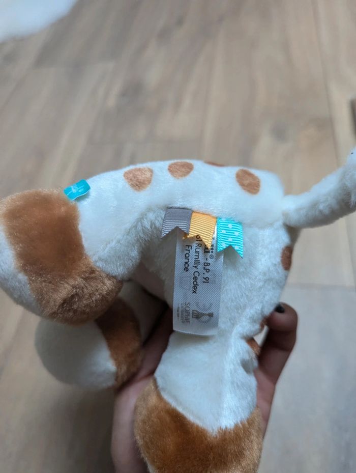 Peluche Sophie la girafe - photo numéro 2