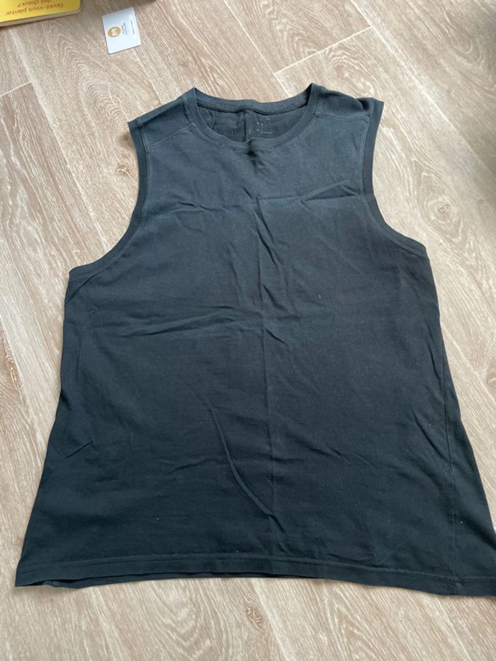 Tee shirt sans manche