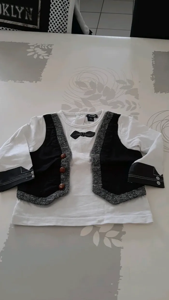 Thee shirt/gilet