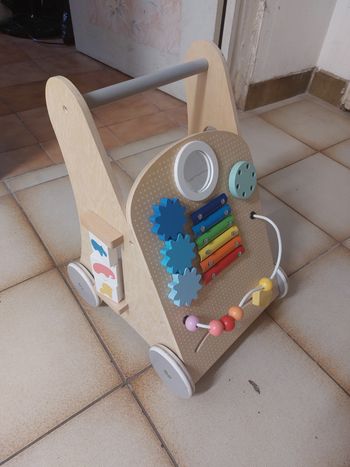 Chariot marche avec freins