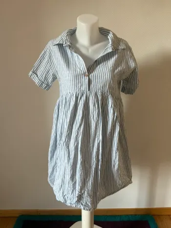 Robe à rayure en très bon état allaitement et grossesse taille 36 vertbaudet