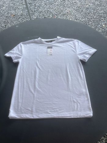 Tee shirt