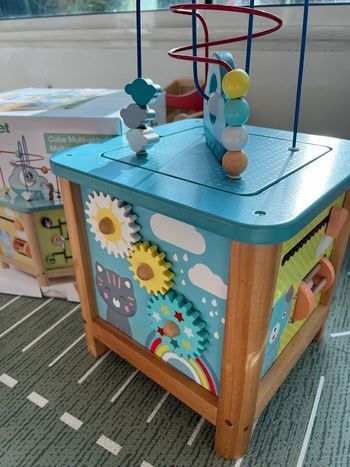 Cube multi-activités en bois FSC®