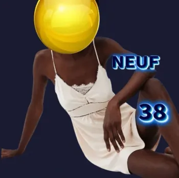 Nuisette neuve en satin marque Darjeeling Taille 38