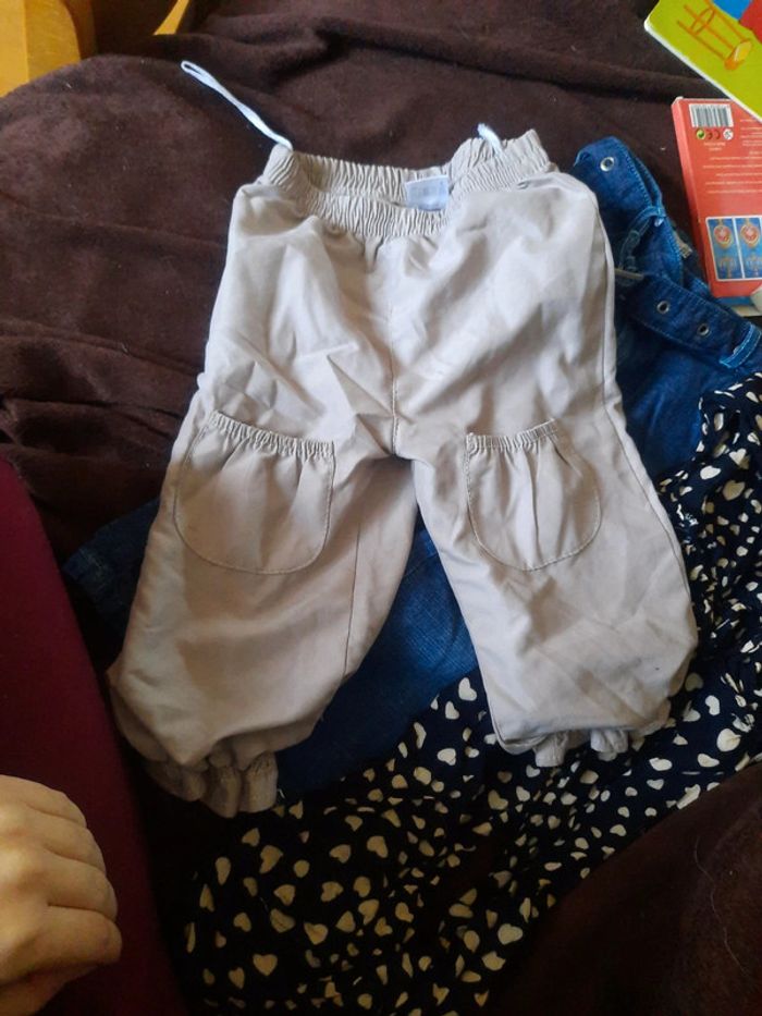 Lot pantalon 2ans 24 mois - photo numéro 2