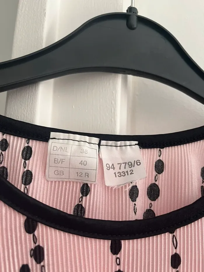 Haut léger manches longues noir/rose T38/40 très bon état - photo numéro 2