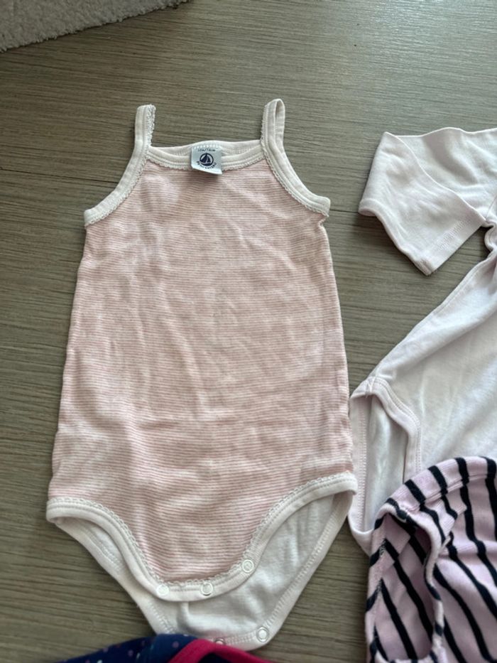 Lot bodie 12 mois très bon état - photo numéro 5