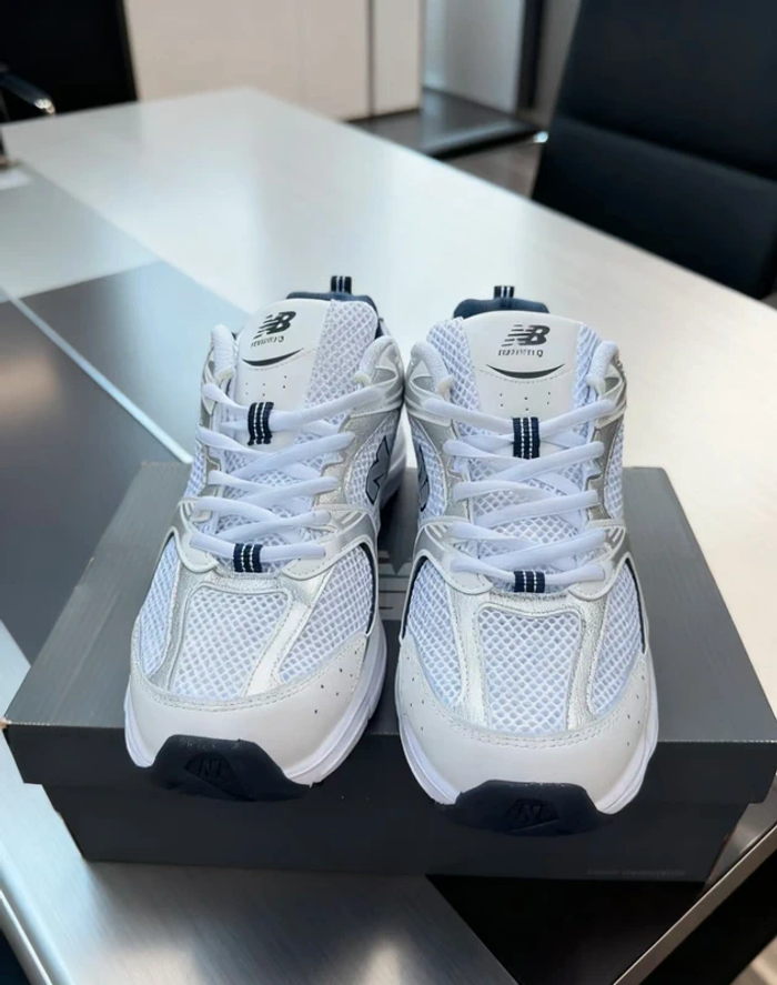 New Balance 530 Blanc 42 - photo numéro 3