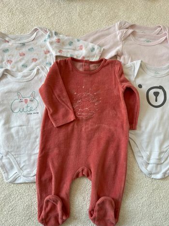 Lot pyjama/bodys manches longues 9 mois