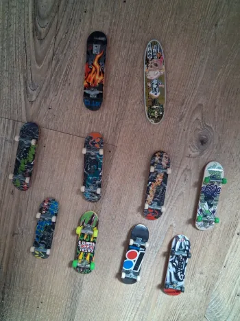 Lot de 10 Fingerboards Tech Deck – séries collector