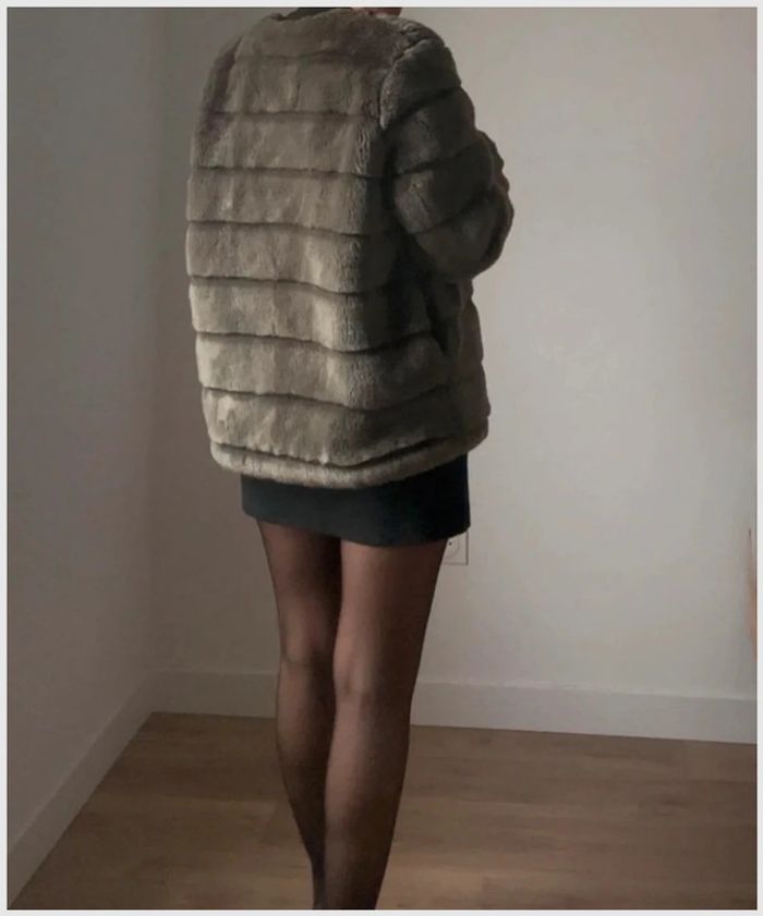 Manteau en fausse fourrure vert kaki - Minimum - taille 42 - très bon état - photo numéro 2