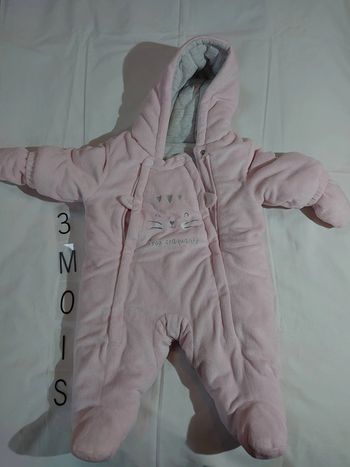 combinaison chaude avec gants 3 mois