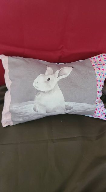 coussin motif lapin