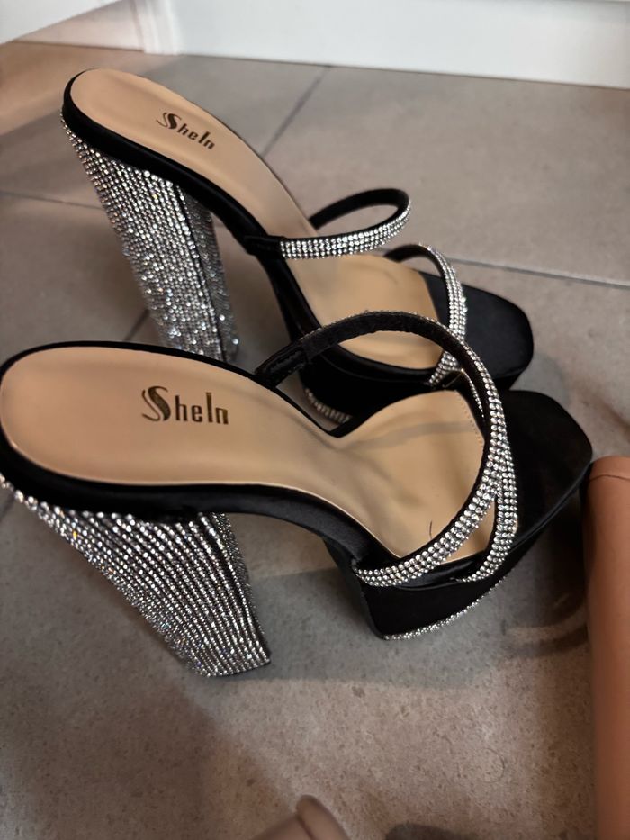 Vend talons haut