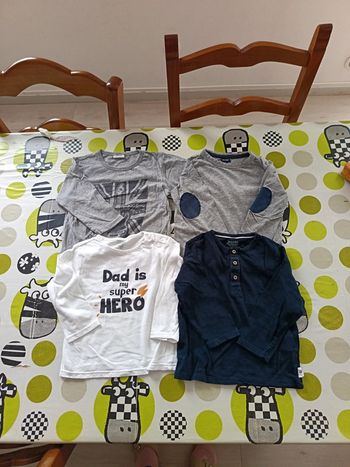 Lot 4 tee-shirt ML 24 mois Kiabi