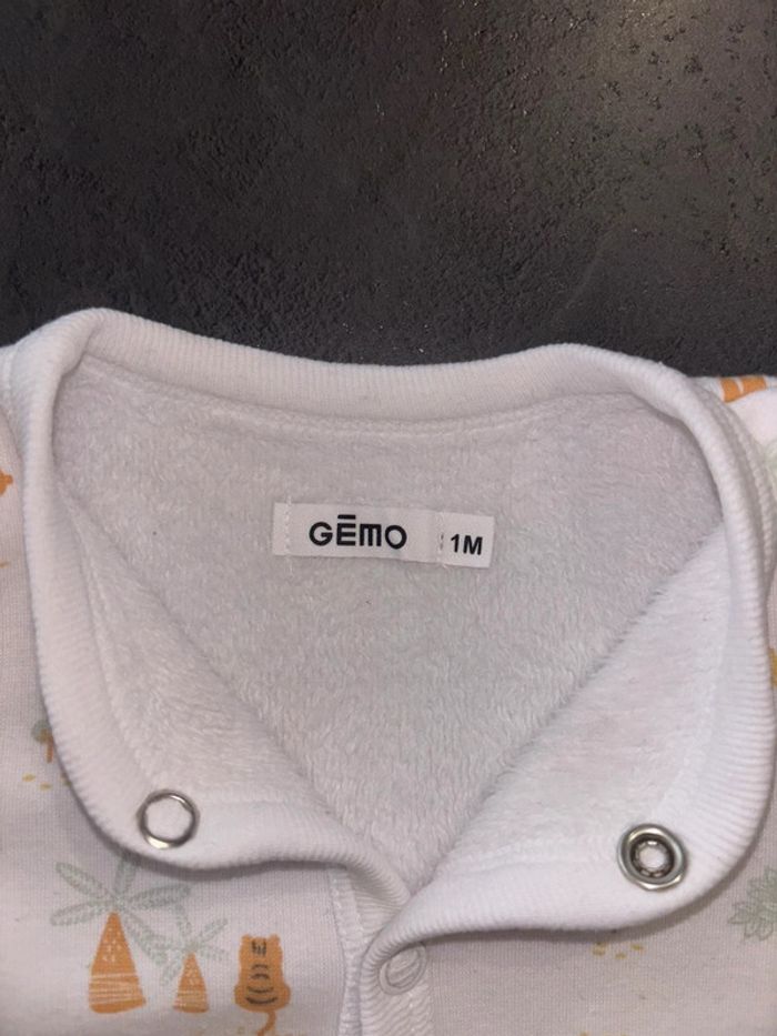 Un pyjamas Gémo - Taille 1 mois - photo numéro 3