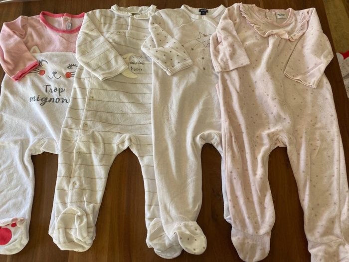 Lot de 4 pyjamas 12mois