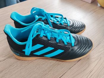 Chaussure foot Adidas Predator taille 36