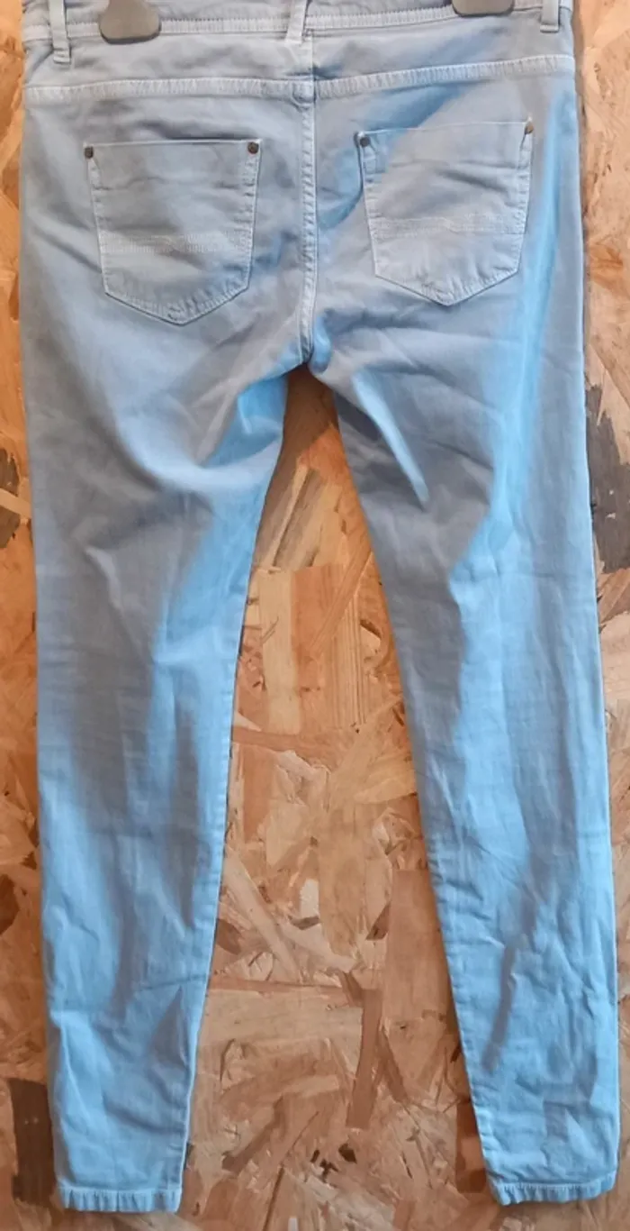 Jeans Femme Pull & Bear Taille 38 - photo numéro 2