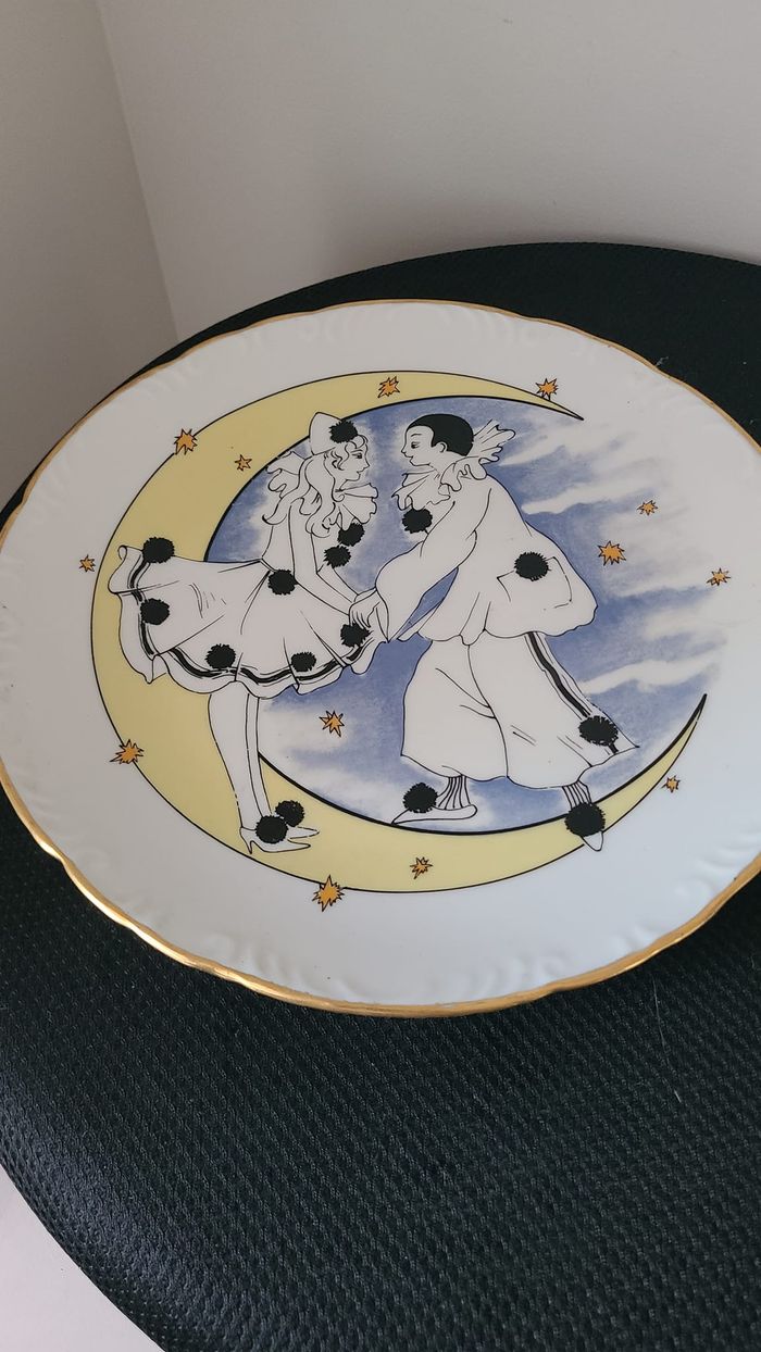 Assiette blanche peinte pierrot de la lune
