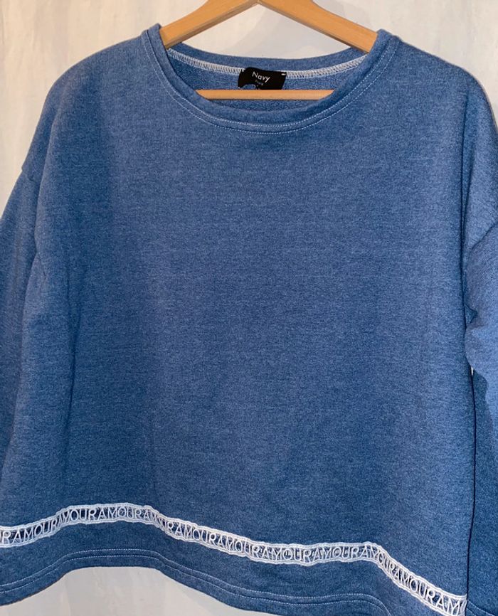 sweat bleu Navy taille M valeur 82 euros - photo numéro 2