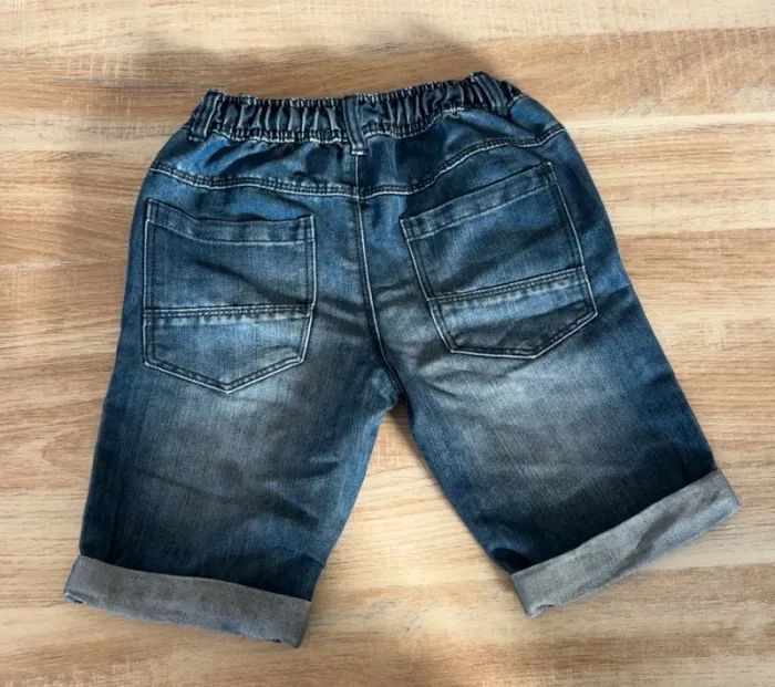 2 shorts 8 ans - photo numéro 3