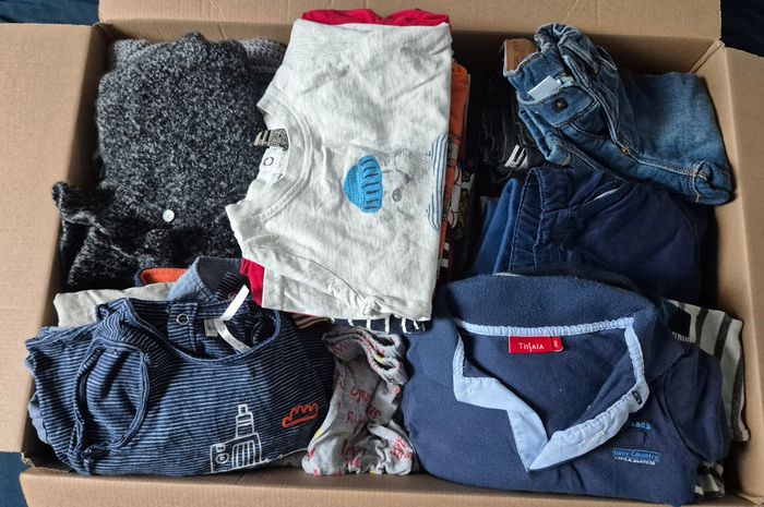 Lot 52 vetements garçon  6 mois