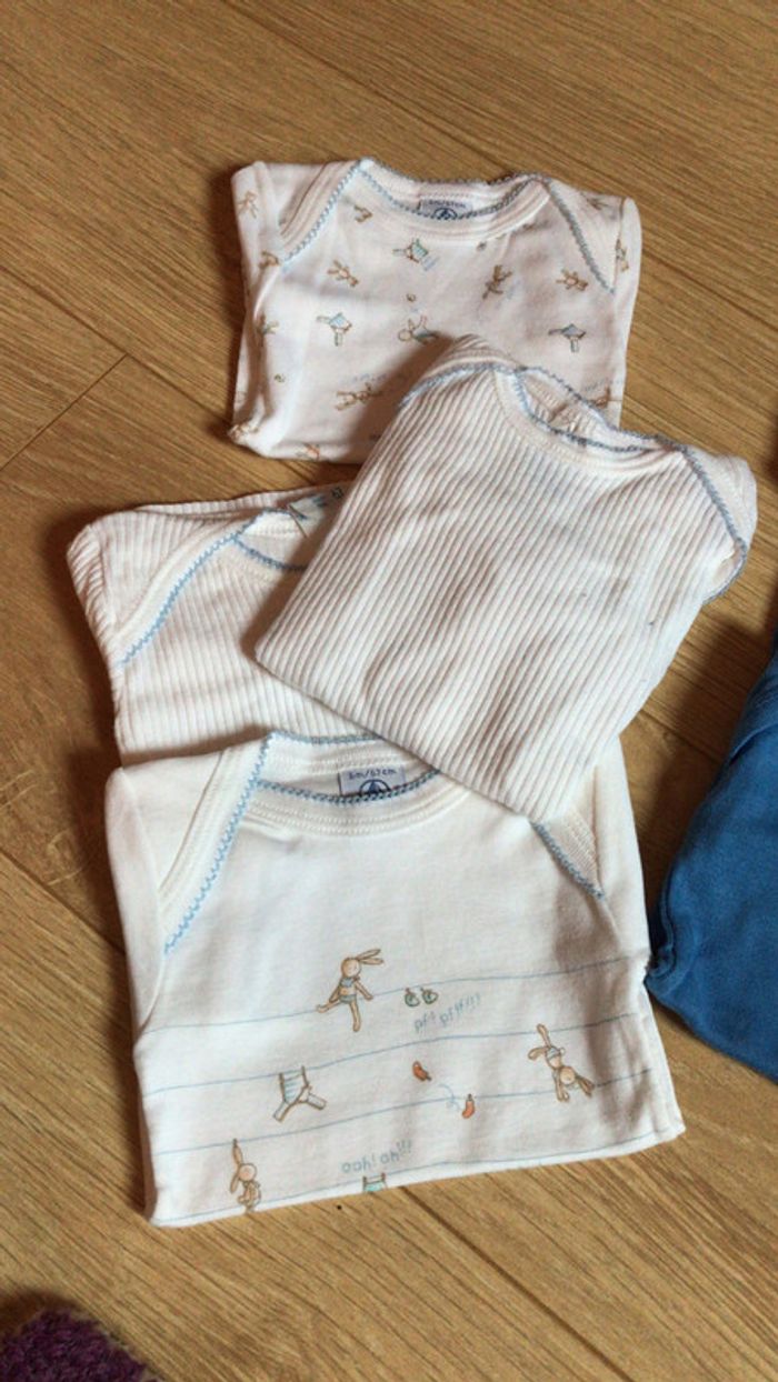 4 t shirt et 2 bodys garçon - photo numéro 2