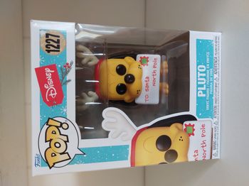 Figurine Funko Pop n°1227 Disney Pluto lettre au Père Noël