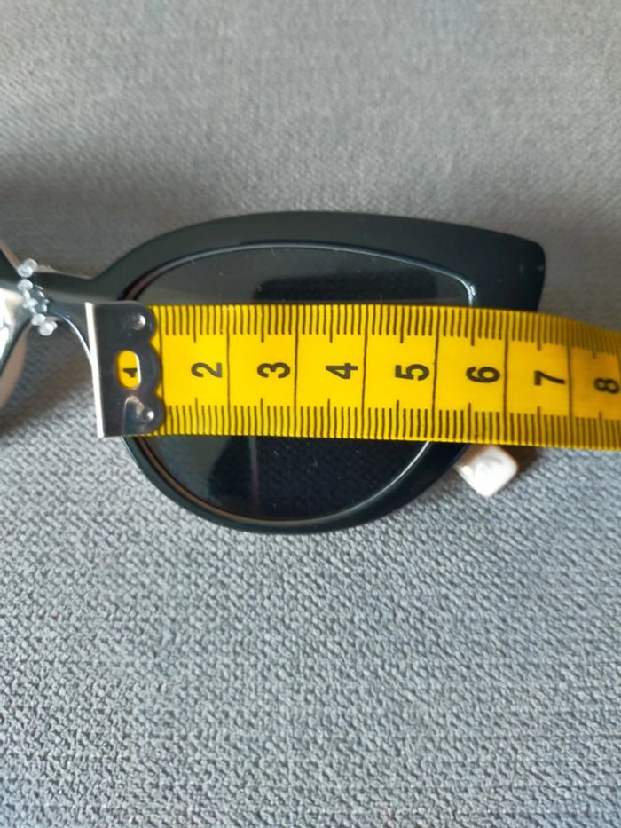 Lunettes de soleil noires et blanches – style œil de chat - photo numéro 9