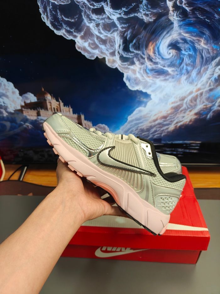 Nike Zoom Vomero 5 Photon Mousse Rose Poussière Taille 37.5 - photo numéro 3