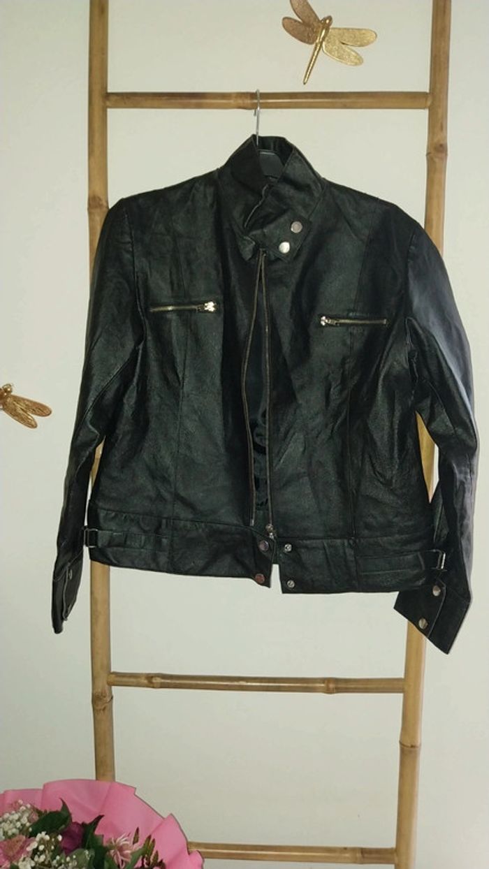 Blouson/ Perfecto/ Veste en cuir véritable noir état neuf  Taille 38 - photo numéro 17