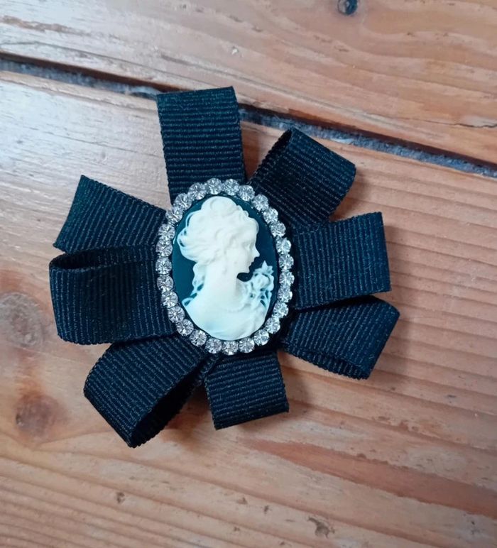 Broche