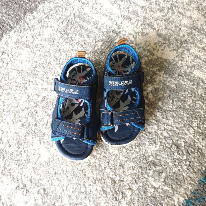 Sandales taille 25 Wheeling