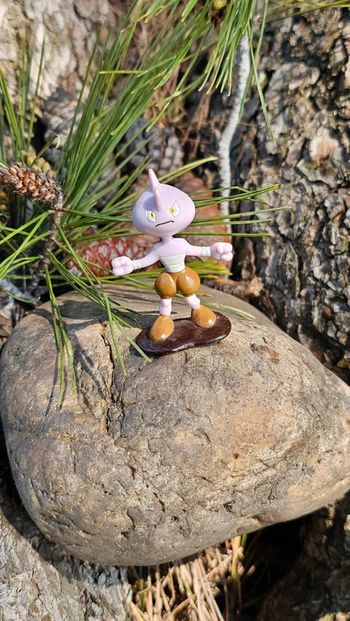 Super figurine Pokemon Nintendo debugant