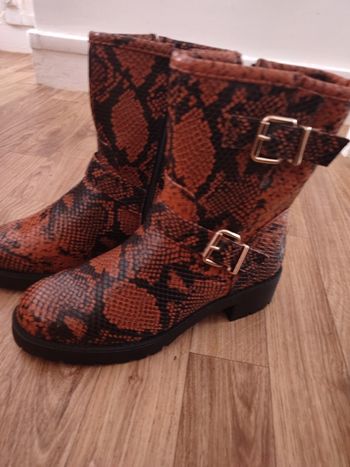 Boots en peau de serpent