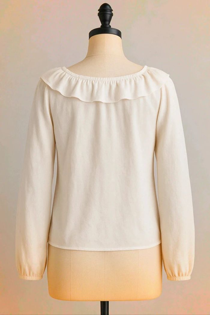 Blouse blanche manches longues et fines. - photo numéro 2