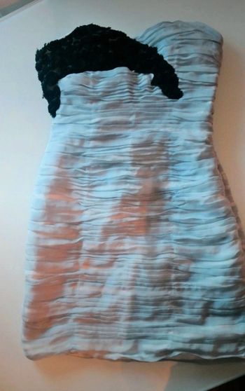 Robe moulante Topshop en très bon état bleu ciel et dentelle noir - dressing trié par tailles