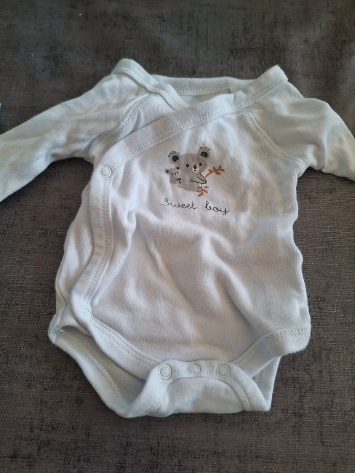 Vends 1 body bébé garçon