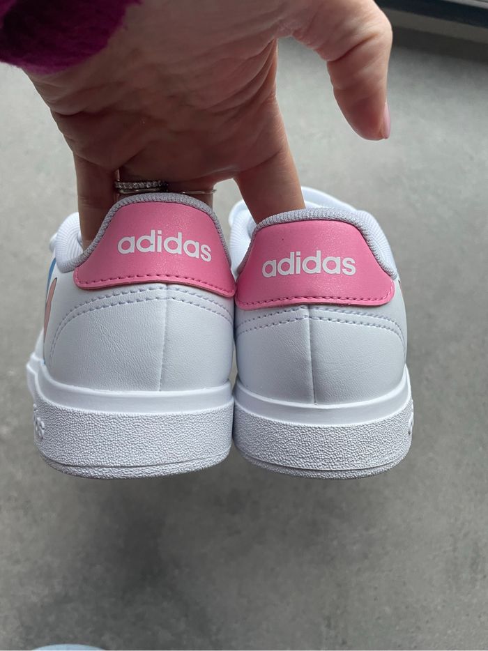 Basket adidas rose papillon - photo numéro 4