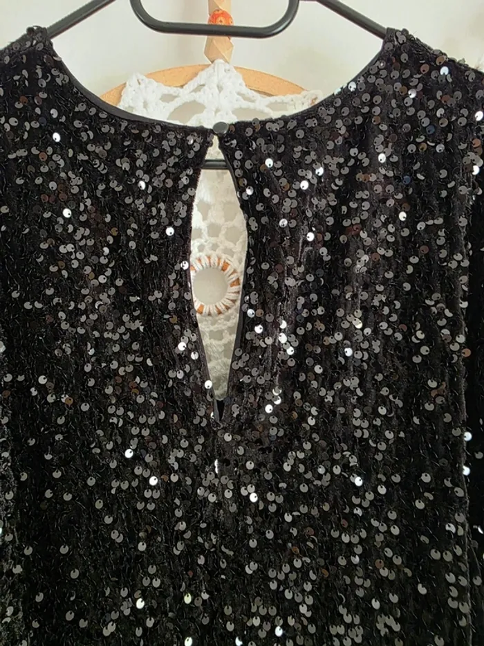 Robe velour et sequins - photo numéro 2