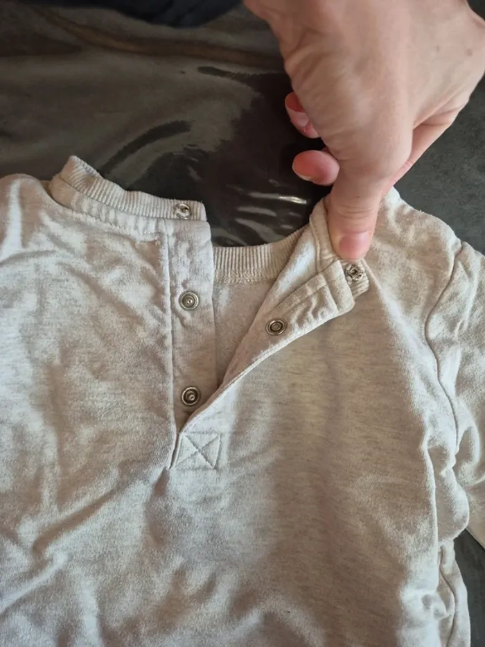 Pull garcon ours sur vélo - photo numéro 3