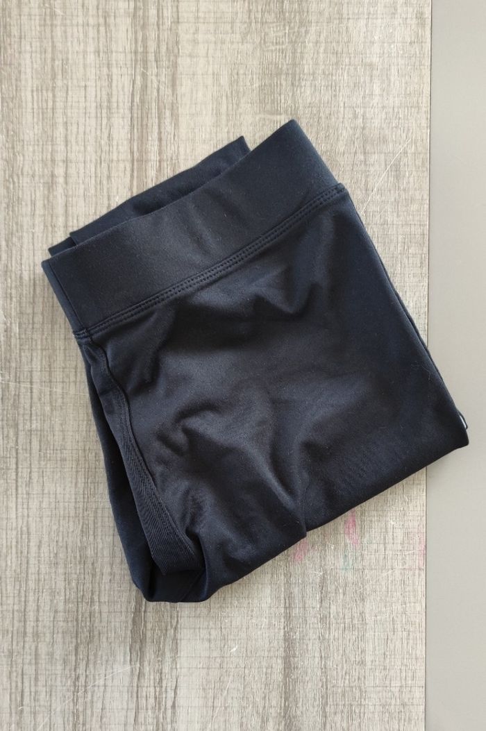 Legging court de sport marque Domyos taille M couleur noir pour femme, pantalon de sport, très bon é - photo numéro 5