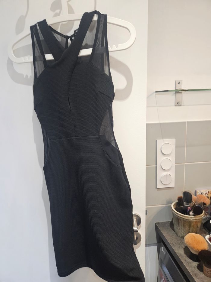 Robe noire - photo numéro 3