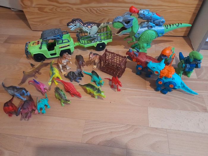 Lot dinosaures - photo numéro 2