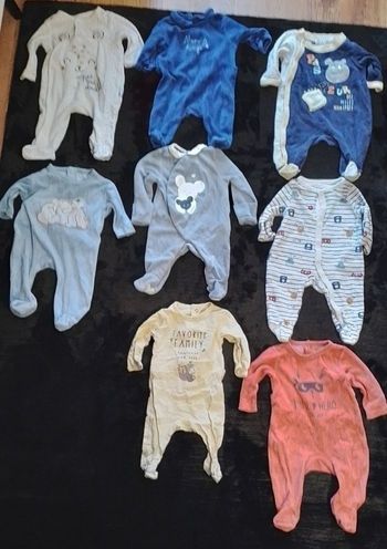 Lot vêtements bébé 1et 3 mois