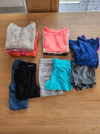 Lot vêtements fille 4 ans